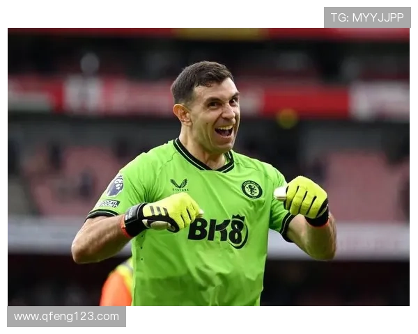 绿色象征的足球明星是谁他在场上的表现如何影响了球队的胜利